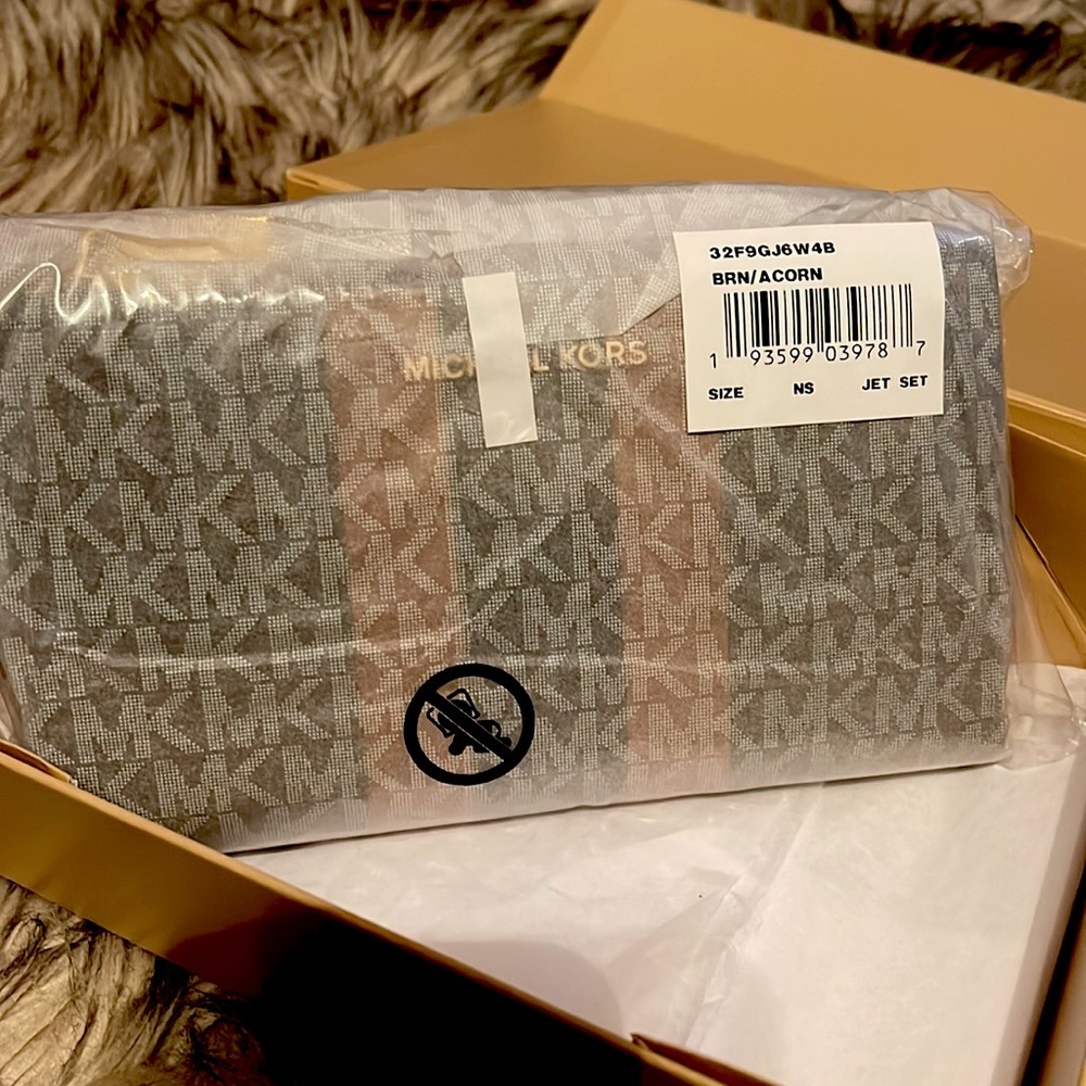 Michael Kors Adele Logo Stripe Smartphone Wallet | Brown | New w/ Tags - Picture 5 of 5